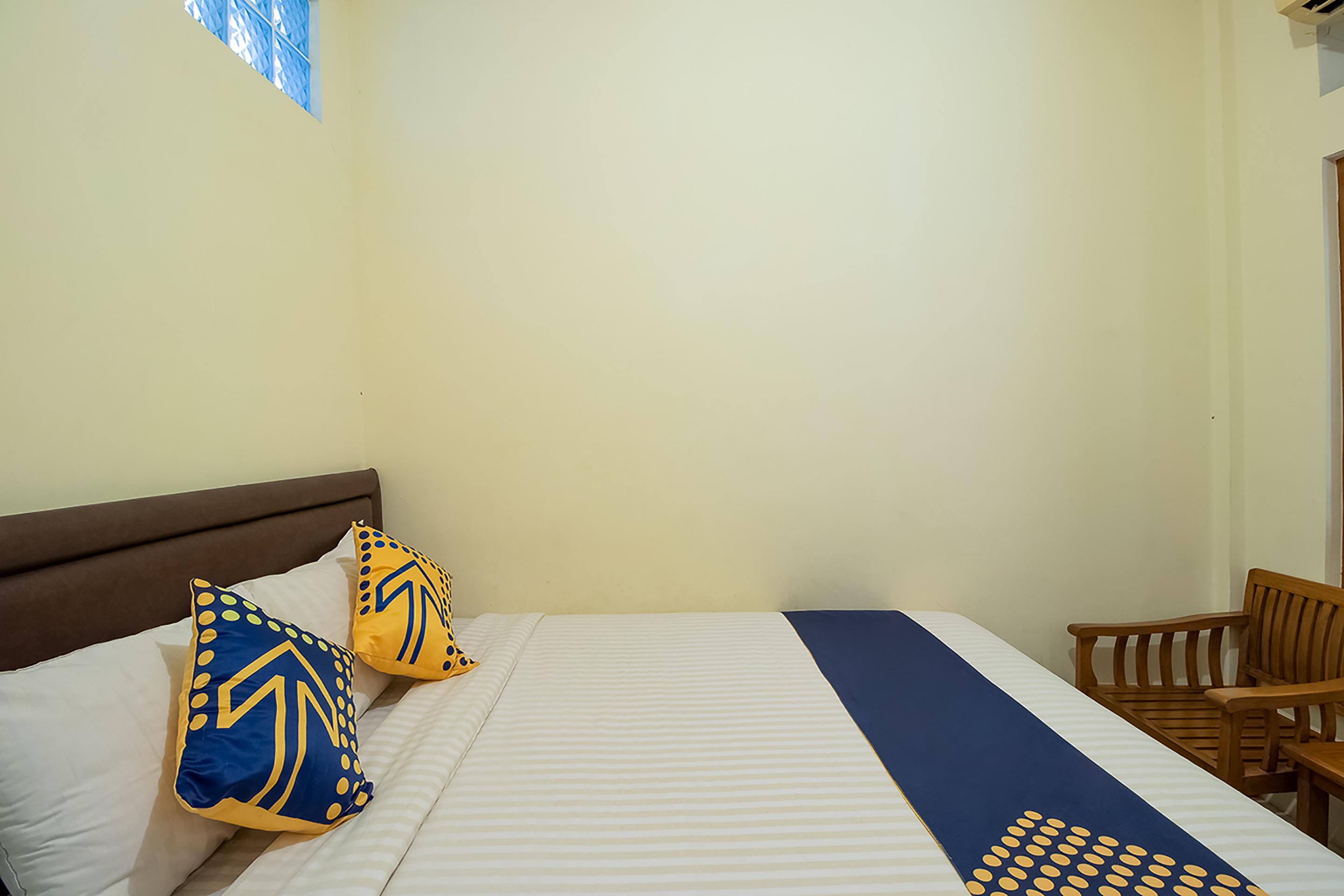 Reddoorz Near Alun Alun Cianjur Hotel Exterior photo