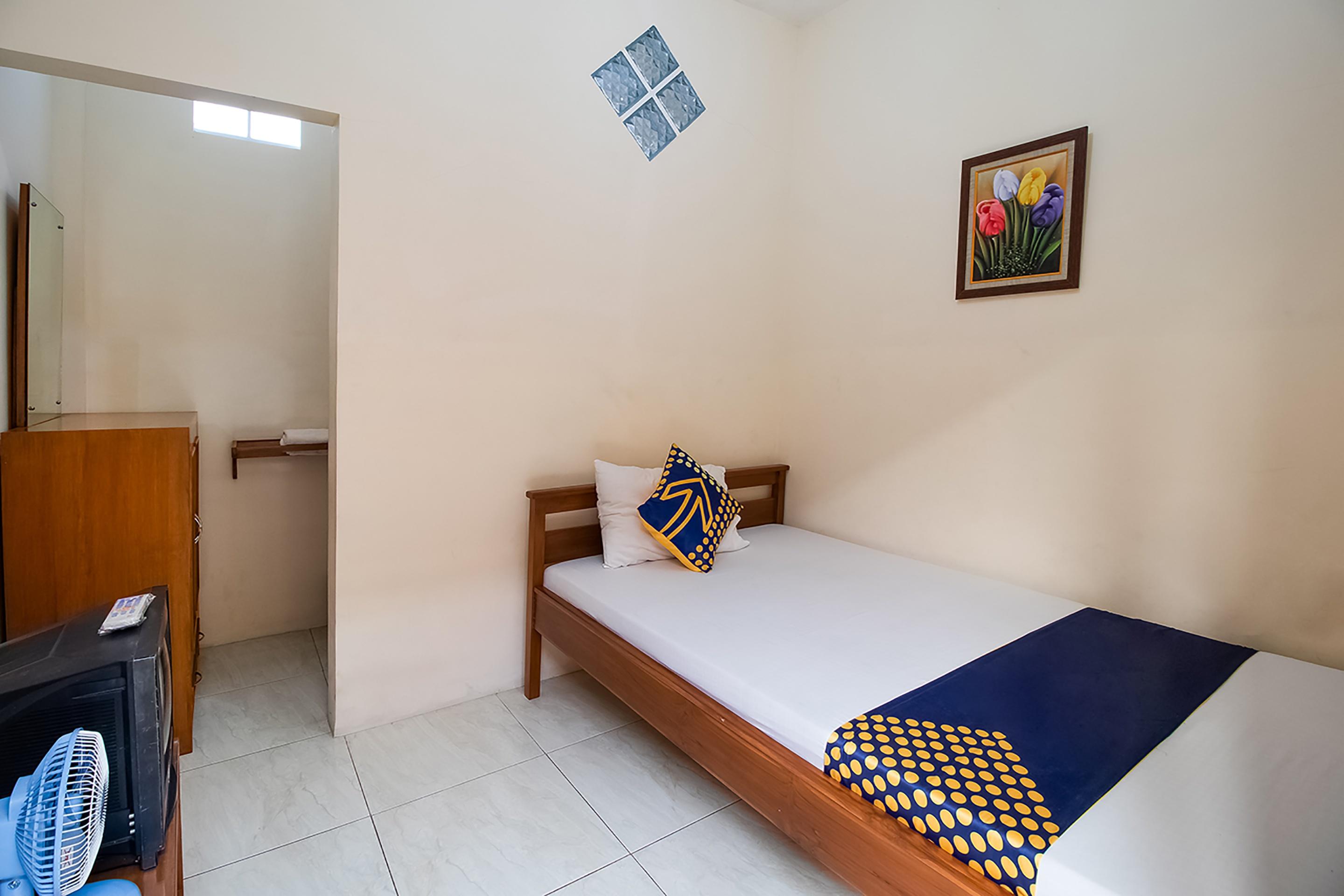 Reddoorz Near Alun Alun Cianjur Hotel Exterior photo