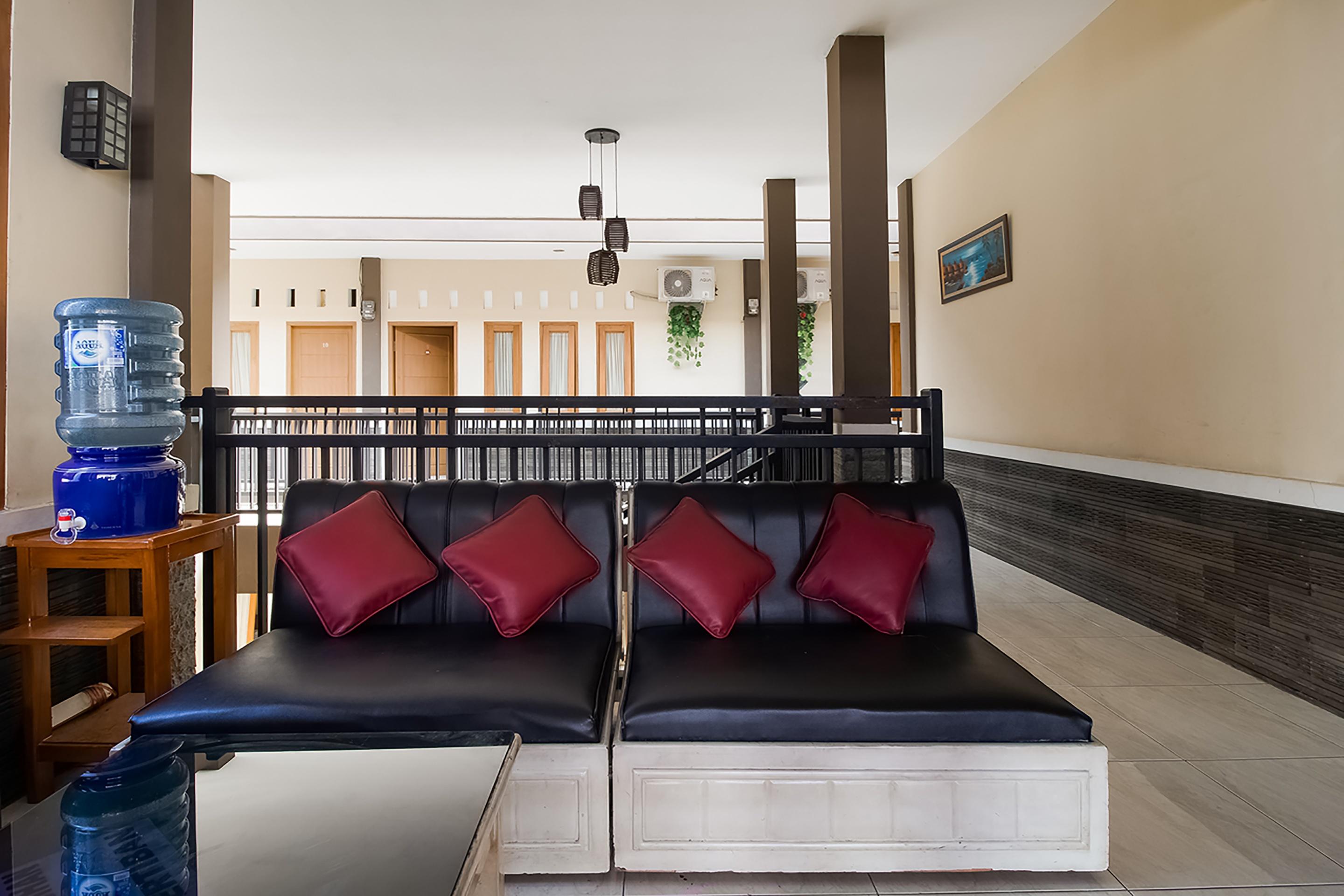 Reddoorz Near Alun Alun Cianjur Hotel Exterior photo
