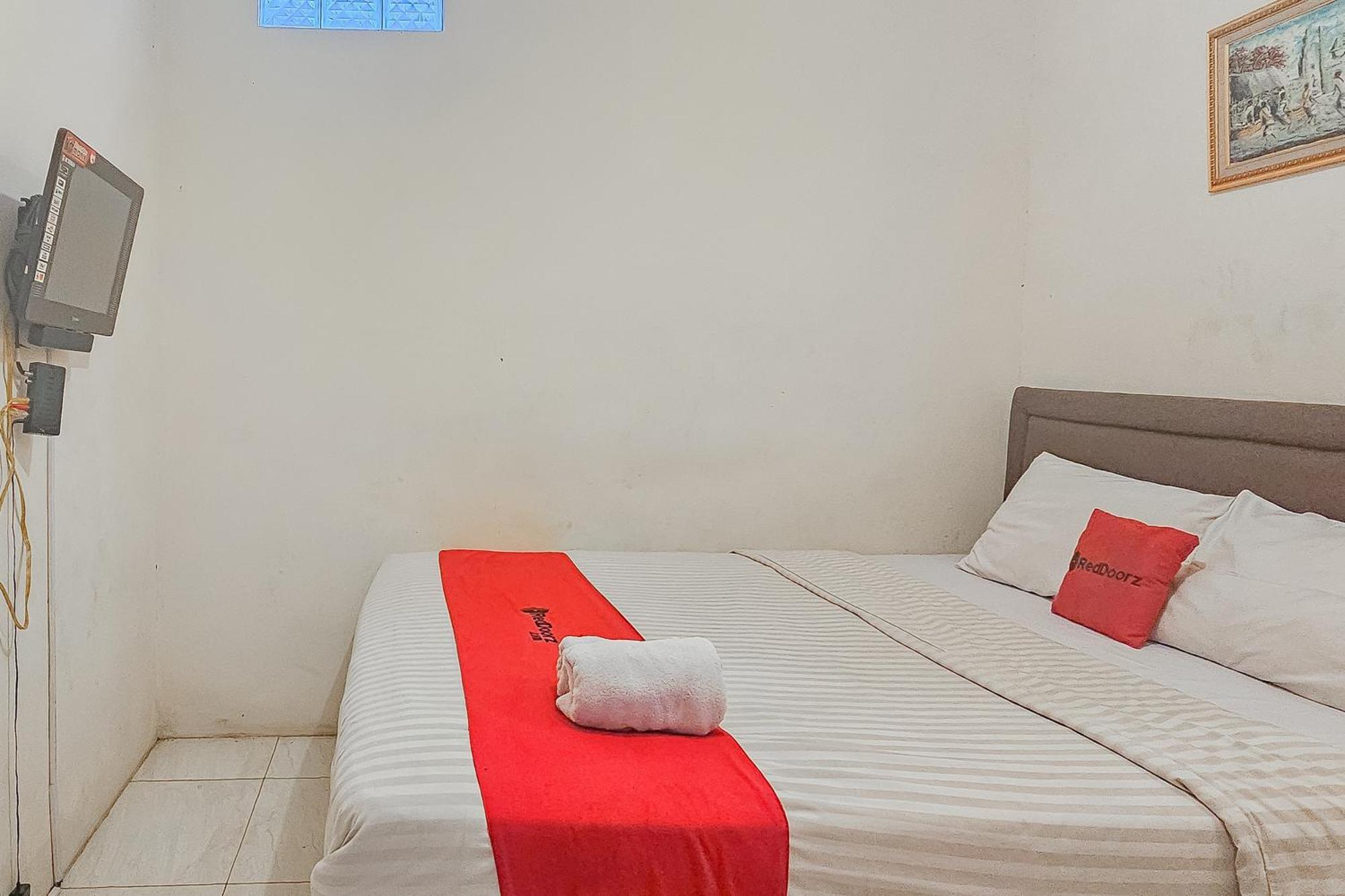 Reddoorz Near Alun Alun Cianjur Hotel Exterior photo